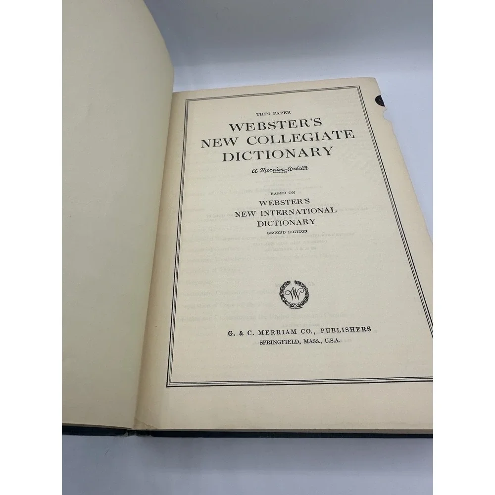 Webster's New Collegiate Dictionary 1960‎ 2nd Edition Thin Paper Vintage Book